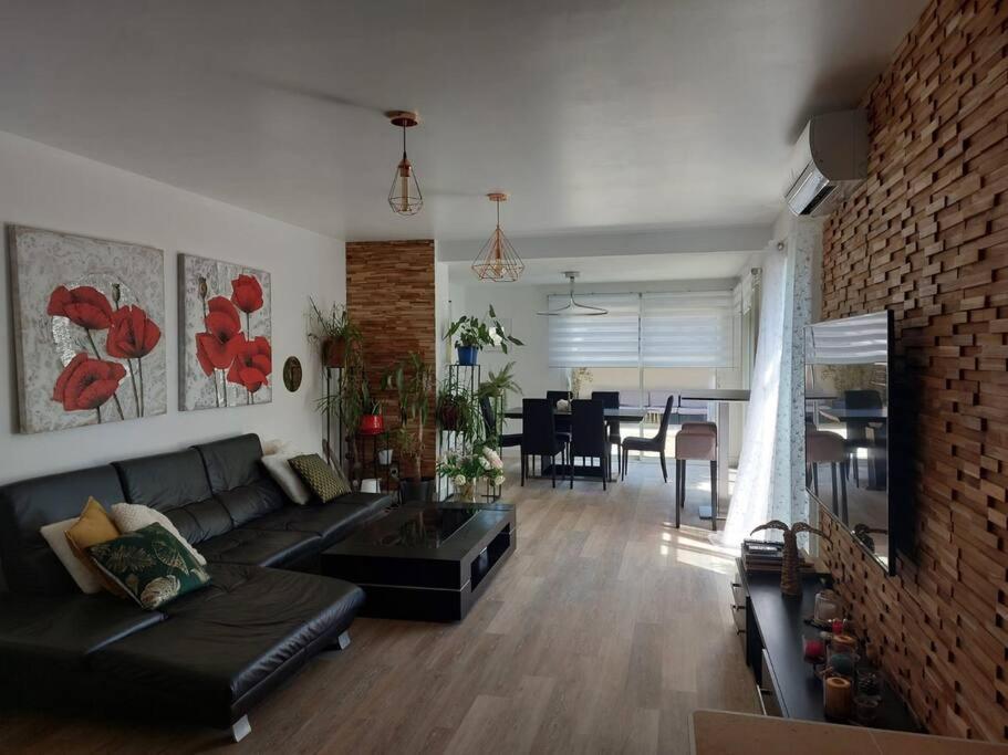 Maison Entiere Redessan Zewnętrze zdjęcie